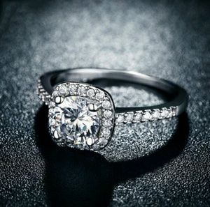 💘2.0ct MAN MADE STERLING SILVER ENGAGEMENT RING💘